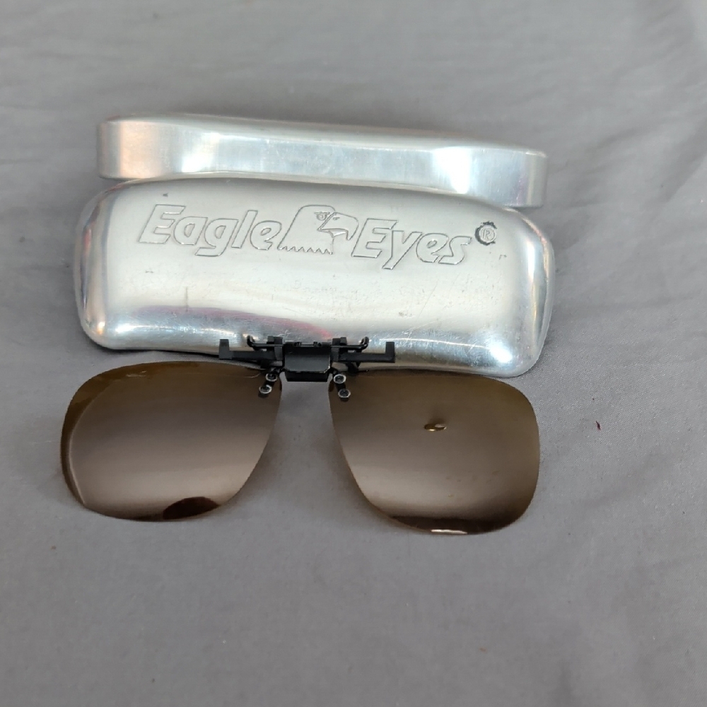 Eagle Eyes Clip-On Sunglasses with Case - Picture 2 of 4
